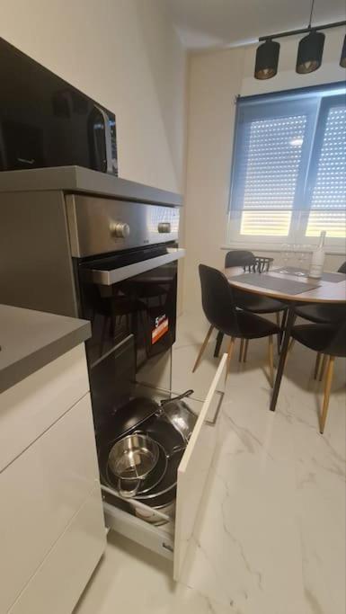 Mias Luxury Apartment Rijeka Exterior foto